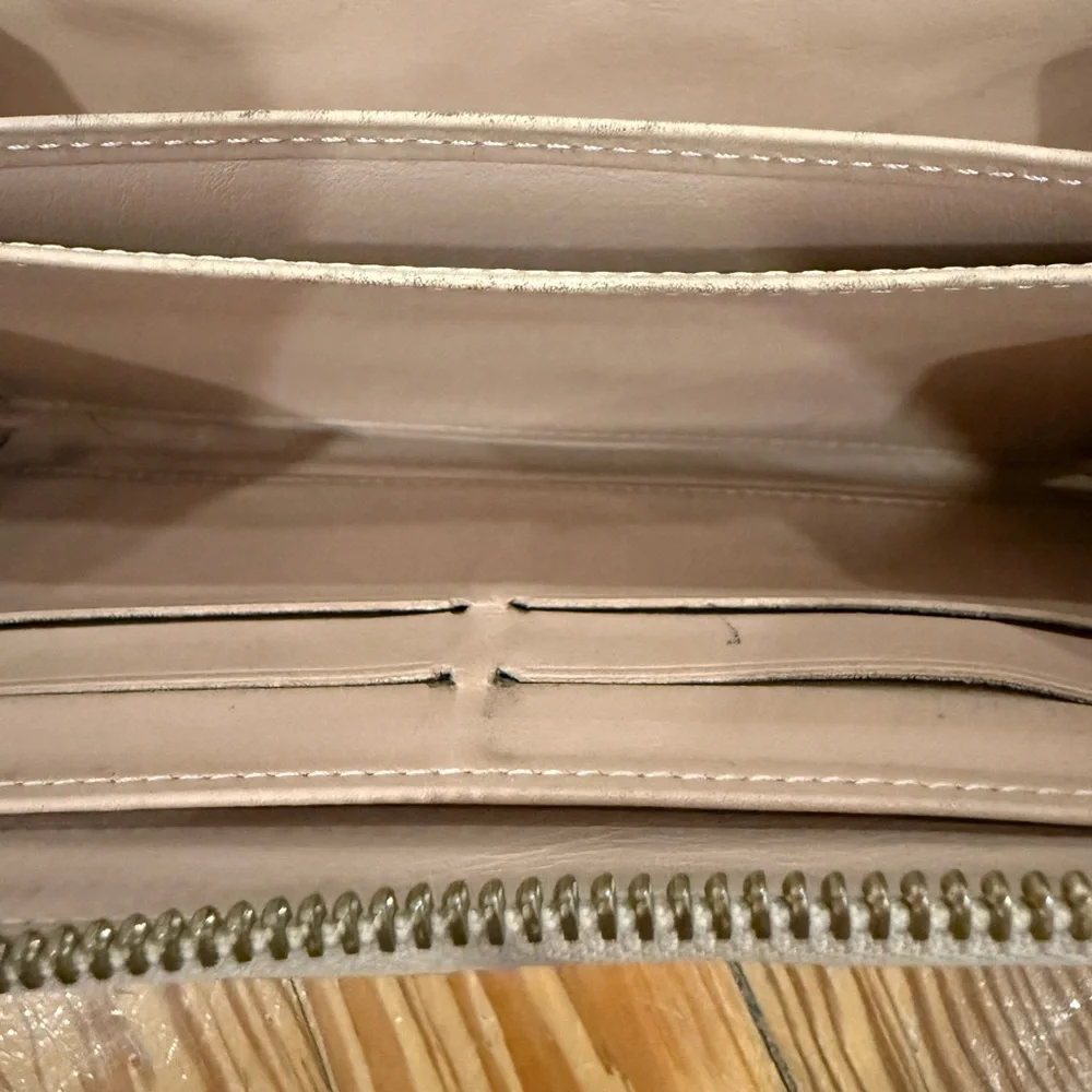 Louis Vuitton Vernis Patent Zip Wallet in Nude Beige